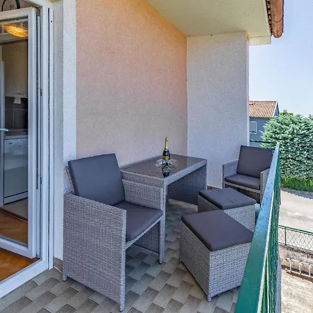 Strandnahes Haus Mit Terrasse Und Pool Holiday home
