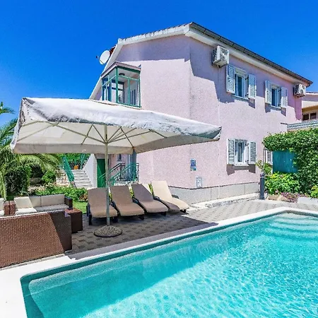 Strandnahes Haus Mit Terrasse Und Pool Holiday home *